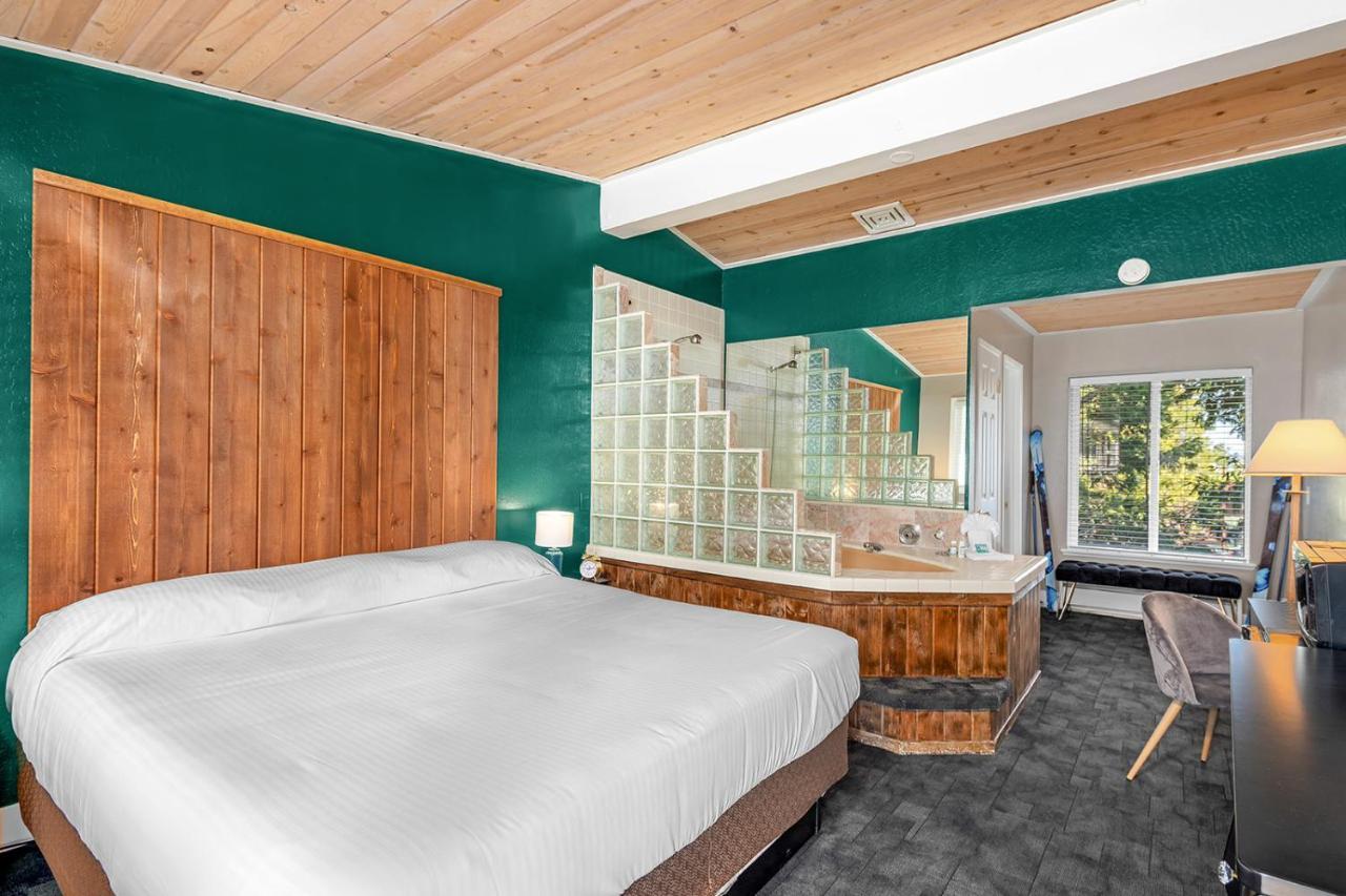 The At Boatworks, Tahoe Hotel 3*