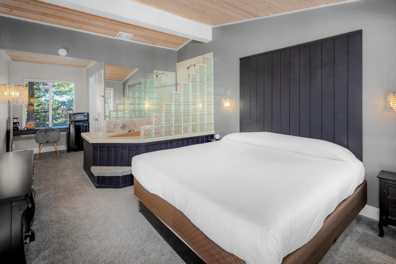 The At Boatworks, Tahoe Tahoe City