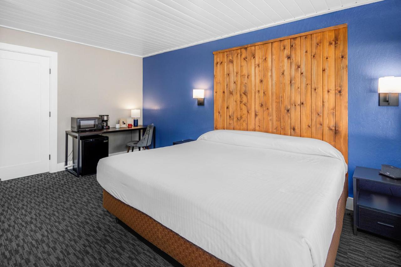The At Boatworks, Tahoe Hotel 3*